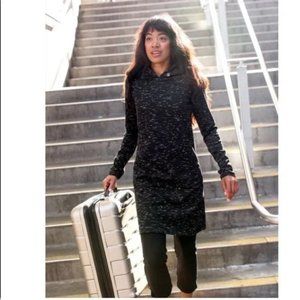 Betabrand Red Eye Travel Dress Hoodie Zipper Pockets Static Black White (Medium)